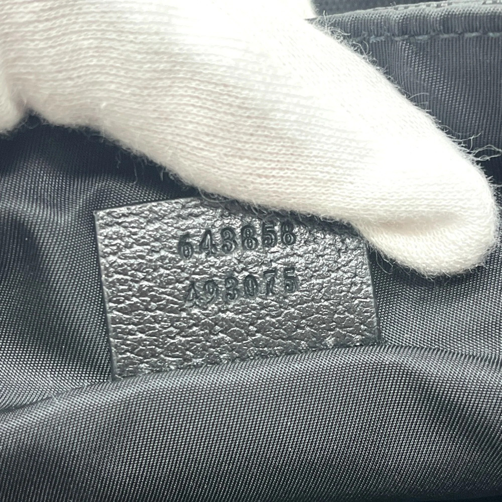 GUCCI Authentic Black Leather Messenger Shoulder Bag - Picture 14 of 16